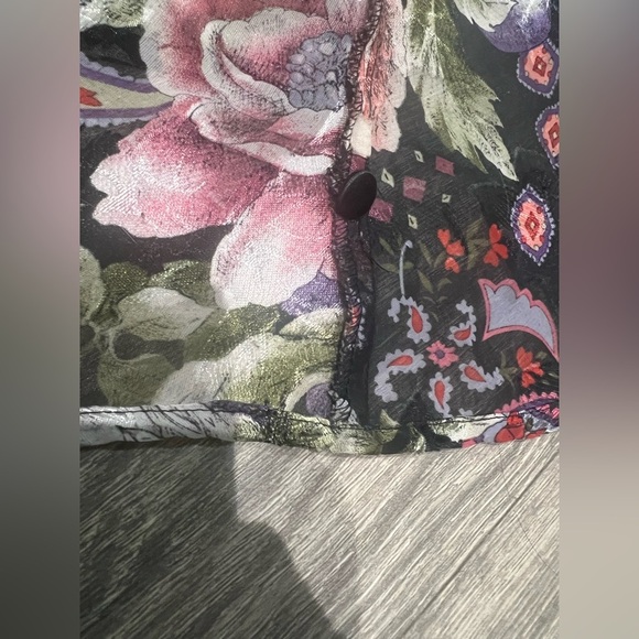 Victoria’s Secret Vintage gold label cropped satin- like button up top. Size S - Picture 8 of 8